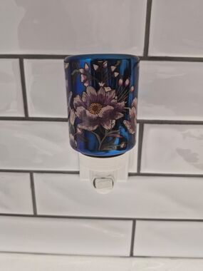 Scentsy Blue and Purple Floral Plug-In Nightlight